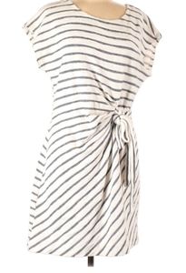 Ann Taylor Loft Knee Length Wrap Dress. Size Medium.